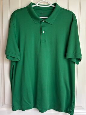 UNTUCKit 
LIKE NEW Men's Kelly Green Polo Shirt
Size: XL